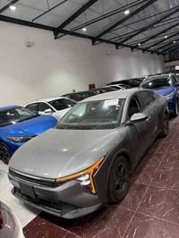 كيا فور موديل 2025 بدون رقم تت رقم شمالي  مواسفات شاشة كامرة رادار  بس...