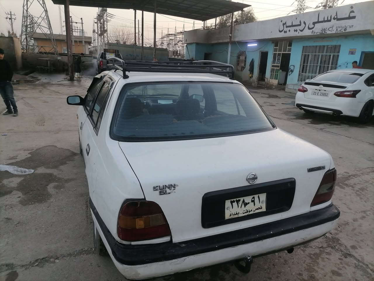 نیسان سەنی مۆدیل 1994 سەیارەکە زۆر جایزە گیرو مەکینەی بەشەرت کارەبای بەشەرت جوار تای جوانی لەژیرە 
لایتو گەرمی بەشەرت سەیارەکە علوجە 
سعری 15 گەلا 
ژ.م/***********
