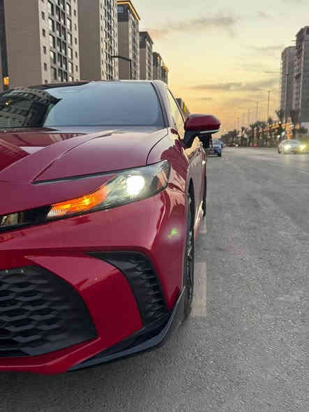 السلام عليكم كامري للبيع ٢٠٢٥se
بيه حادث بجم فقط خشوم الشواصي مرقم كامله ماشيه ٤٠٠٠ 
السعر ١٩٣ للاستفسار ***********
