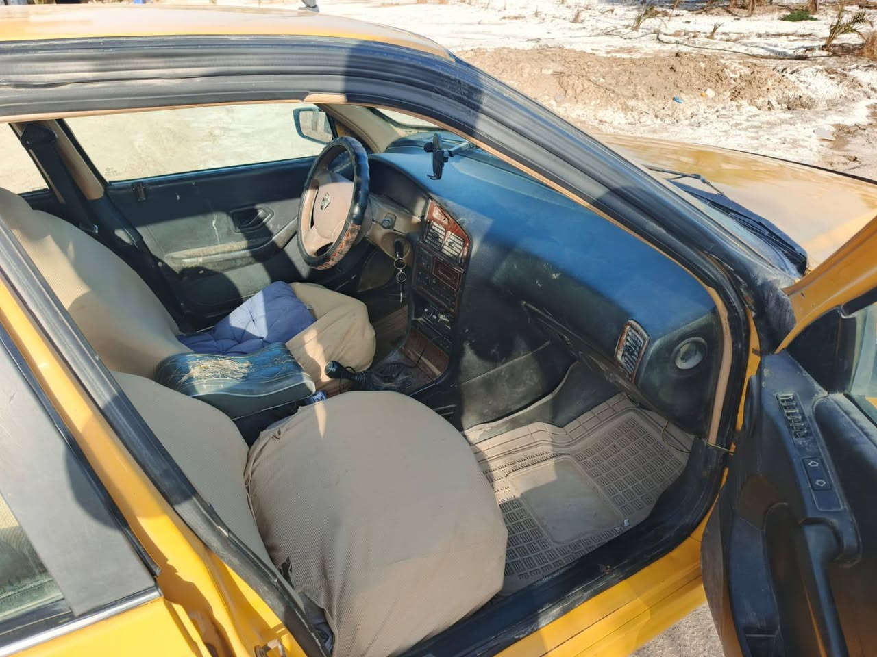 السلام عليكم بيجو بارص موديل 2012/مكينه  وكير خير من الله مجفت قبل شهر وصدر امامي خلفي 70% مصفره هيئة وغرامات تحويل مباشر  سياره خير من لله
السعر 28 وبيهة مجال 
الهاتف (***********
مكاني بابل / المحاويل
