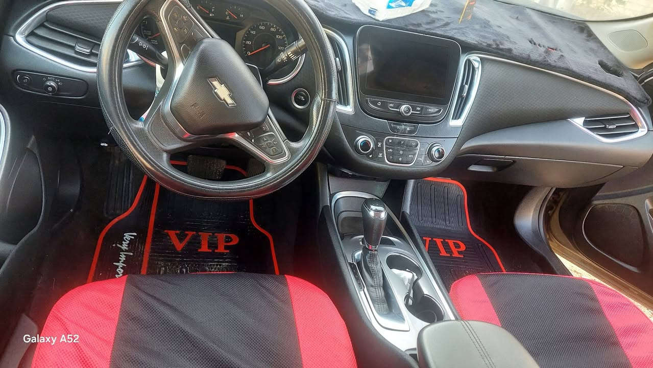 السلام عليكم للبيع ماليبو موديل ٢٠٢٠ رقم بغداد معوقين راعيها ولد شاب من بغداد وكاله ثاني يوم تقريبآ بعد سنه وتصير حره كير ومحرك وحداديه وتبريد كله كفاله حادث جاملغ أمامي جهه السايق وبنيد السعر ١٢٠ وبيها مجال للتواصل ***********موجوده بكربلاء
