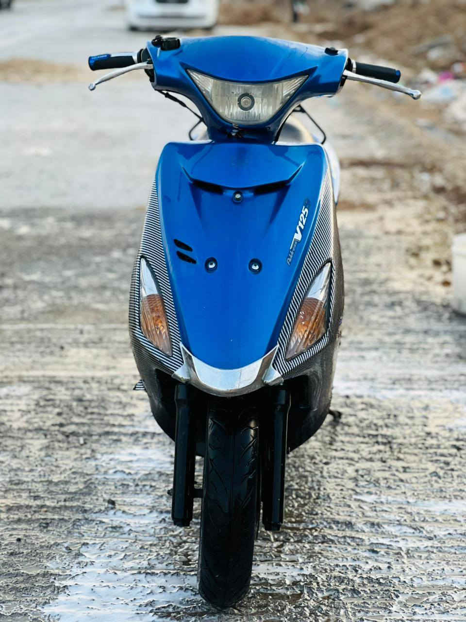 السلام عليكم ادرس حديث مفتوحة رايمر  دراجة كلها شغالة تخم تاير جديد دراجة ناعمة شلعة ومعدل السعر ٦٥٠وبيها مجال برغي ما بيها نقص *********** مكان كوت خاجية خاص كفرات بلادي 
ملاحضه عداد طافي
