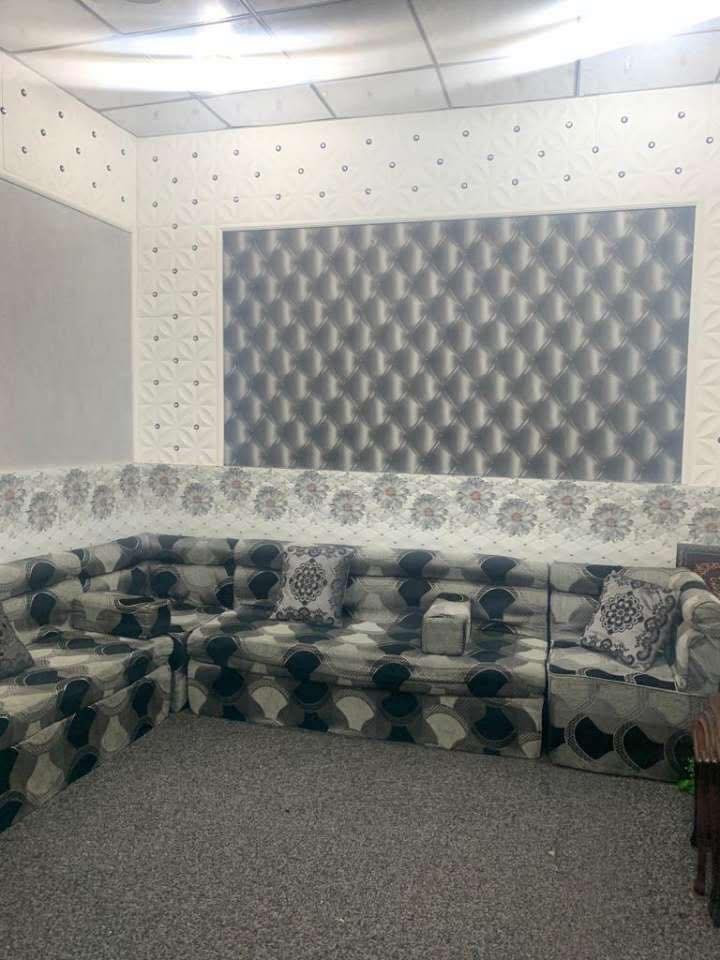 السلام عليكم

🔴بيت تجاوز ما عليه ازاله 🔴

القياس غرفه النوم الأولى ٣،٦٠ متر في ٥،٣٠ متر والثانيه ٣،٦٠ متر في ٤،٤٠ متر 
الديوانيه 4 متر في ٣،٤٠ متر 
الصاله ۳ متر في ٦،٣٠ متر 
مطبخ ٢،٥٠ متر في ٤ متر 
حمام داخلي الاول ۱،۳۰ متر في ۲،۷۰ متر 
حمام داخلي الثاني ١ متر في ١،٣٥ متر
 الحمام الخارجي 1 متر في ۱،۲۰ متر موزع علي الحمامات ١،٣٥ متر في ١،٤٥ متر 
الواجه البيت ٧،٥٠ متر 
والنزال ۲۰ متر ويوجد كراج وحديقه

المساحه اكثر من 150م 
موجود بي 
غرفتين كبار
حمام
تواليت داخلي وخارجي 
هول وديوانيه
مطبخ
حديقه خلفيه واماميه 
العنوان الجنينه التجاري حي الانتصار ورا مصرف الرافدين 
السعر مناسب خاص 
استفسار اكثر اتصل *********** بي واتساب ومكالمه رصيد
