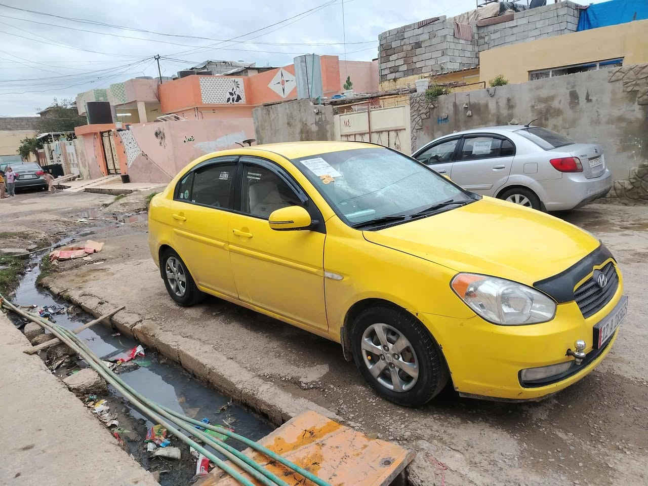 السلام عليكم سياره كامله محرك 16 كاربون بنزين هيئة وغرامات مصفره وهذا الرقم ‏‪0750 737 3580‬‏ وغير متواجد على الفيس   والضرر بوند مبدل اصلي 
السعر اتصل عل الرقم
