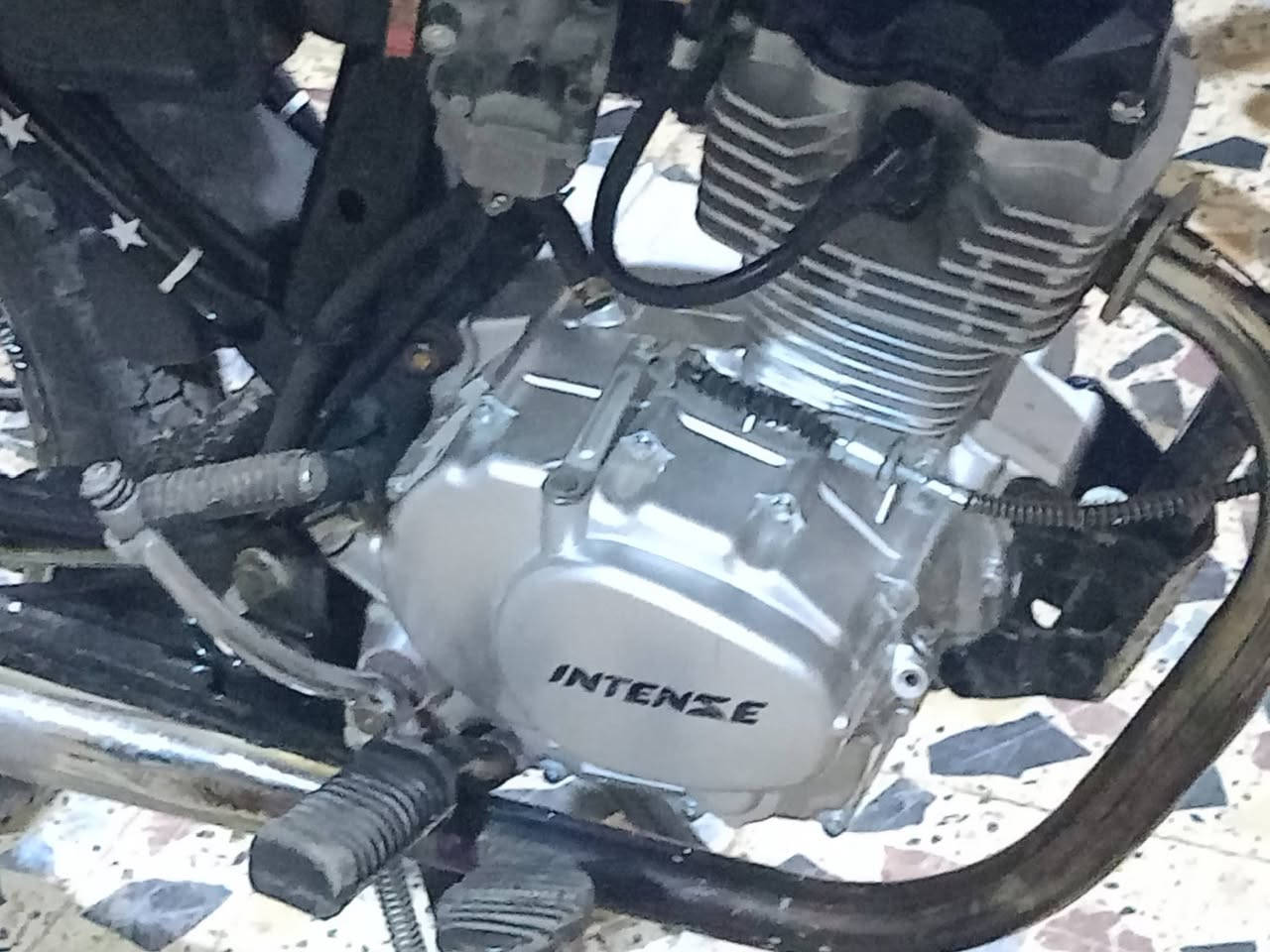 سلام عليكم دراجه اللبيع نضيفه بدون مكانه حي رساله سعره 650 الرقم ***********
