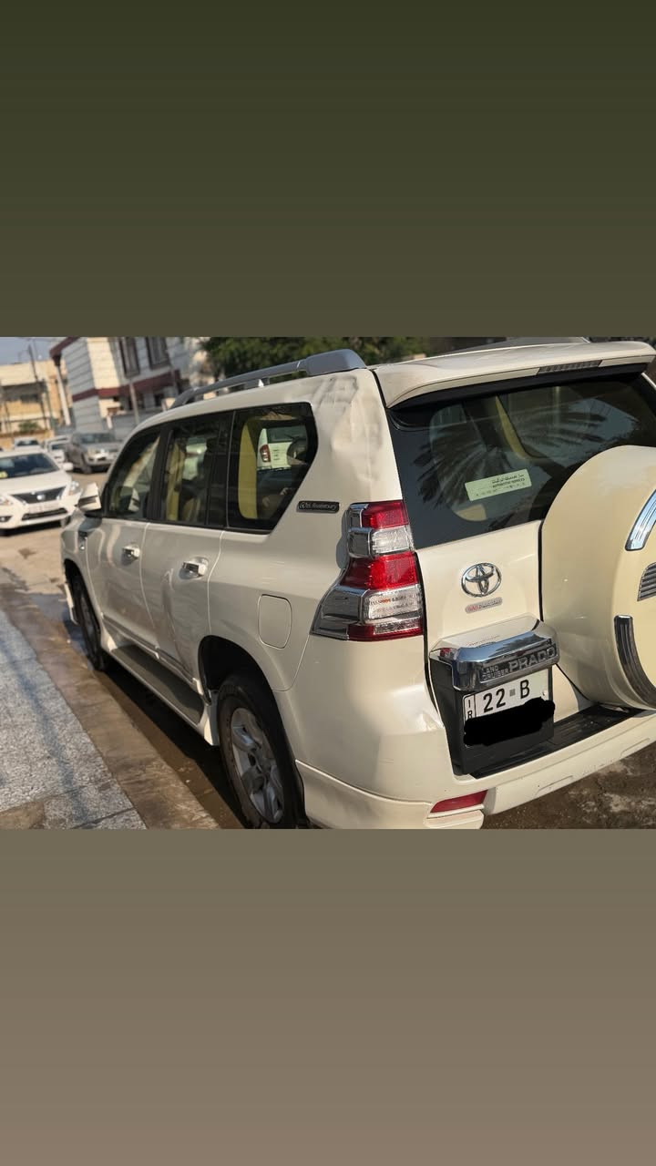 السلام عليكم اخوان
برادو 2016 كويتي رقم اربيل بسمي تحويل ثاني يوم
المواصفات
٦سلندر
تحكم استيرن جبهتين
فتحة
ثلاجه
ماشيه 136km
باقي مواصفات البرادو معروفه
السياره نضيمه داخله نضيف
فقط هذه الضرب الموضحه بالصور وما مصلحه على حاله 
السعر 3دفاتر و30ورقه
الرقم:***********
