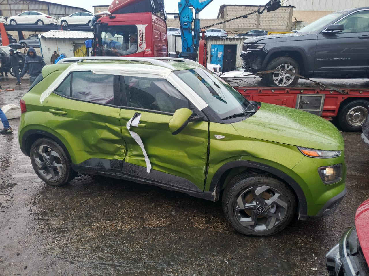 سلام عليكم فينو موديل ٢٤ فول موصفات حادثه مثل ما موضع بل صوره ماشيه ٩٠٠٠ ميل سعره ١٢٠ وبيه مجال بسيط رقم تليفون ***********مكان سياره بغداد
