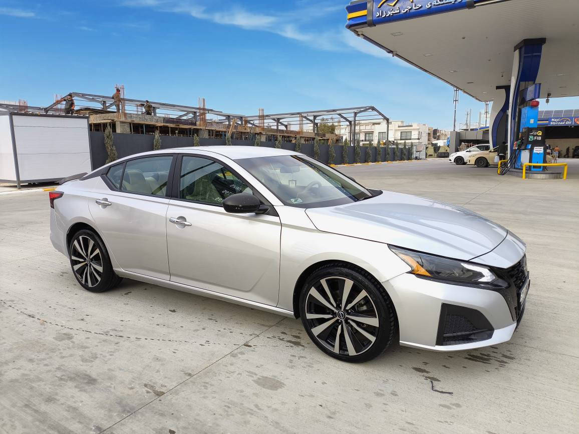 2019 نیسان ئالتیما  مواسەفات S بەس کرایتە  SR 
گێر و مەکینە و تەبرید هەمووی بێکێشەیە بەشەرتە 
تەحویل و غەرامە بەشەرت 107 هەزار کم رۆیشتیە ئێرباگ سیستەمە  4 پارچەی بۆیاغە بۆنید و دەرگای سایەق و دوای سایەق لەگەڵ چاملغی دوای سایەق  پێش و پشتی کەپسە نرخ  125 و مەعامەلە 
 وەتسئاپ و ڤایبەریش هەیە ***********
*********** أربيل, العراق
