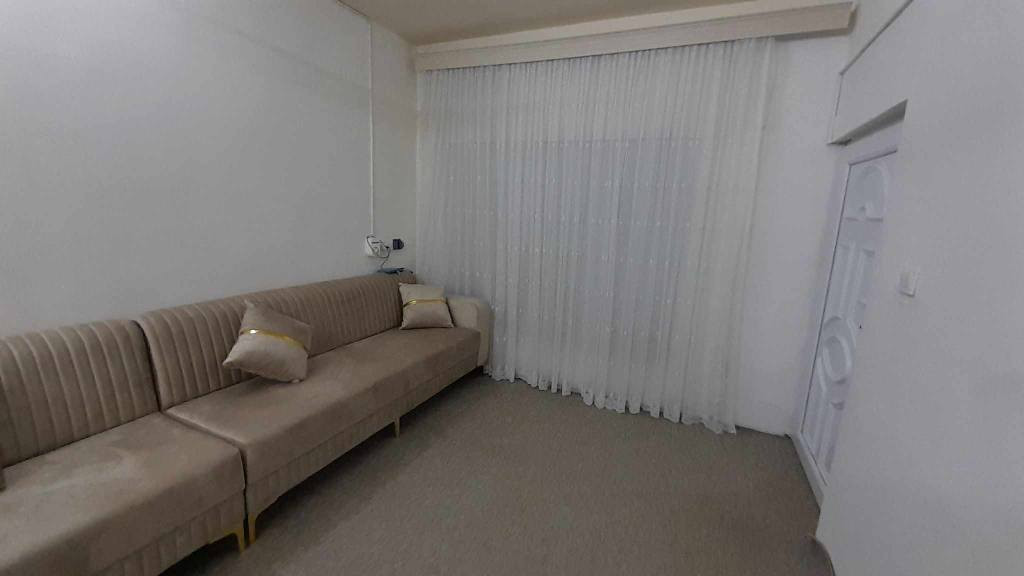 سلاوو ئەم قەنەفە جوانە بۆ فرۆشتن هیچ کێشەو مشکیلەی نیە زۆر تازە ماوەتەوە سعری 350 هەزار و کەمێ معامەلە 
سلیمانی گەڕەکی ڕاپڕین
***********
واتسئاپ ڤایبەری لەسەرە 
جوابی مەسجی مەسنجەریش ئەدەمەوە السليمانية, العراق
