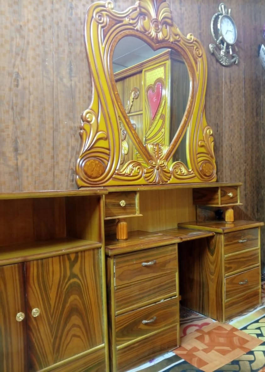 السلام عليكم غرفة للبيع كلش نضيفة بدون اي ضرر السعر 650 وبيهه مجال مكاني المحمودية حي المرتضى واتساب او اتصال ***********
