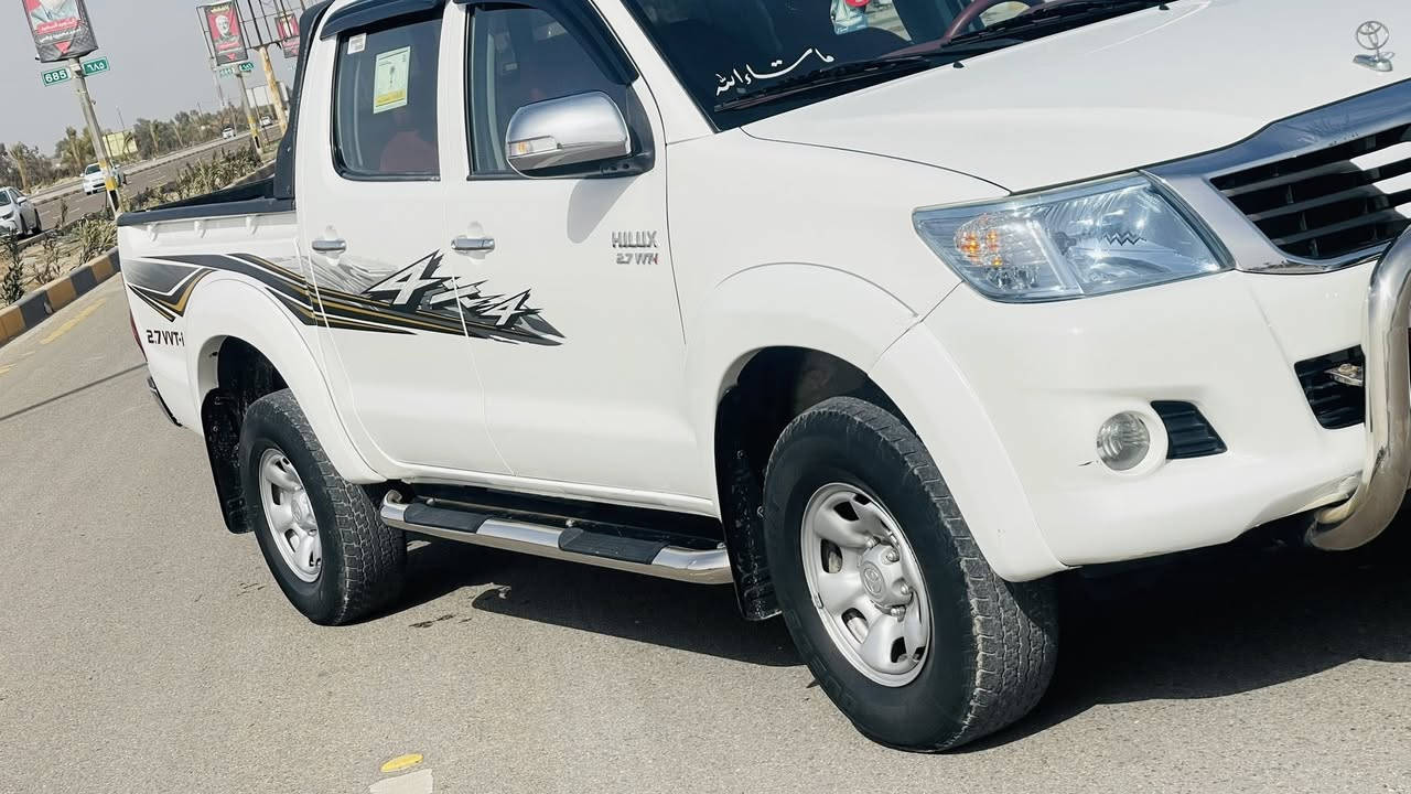 سلام عليكم فور ويل 13 كفاله عامه حتا من شخط رقم شمالي سنويه وهزه جديد سياره ماشيه قليل سبير منازل كير عادي شركه جيهان سياره جديده جداً كلها وضع شركه شرط تحويل مكاني كربلاء طريق نجف شراي يتصل ***********
