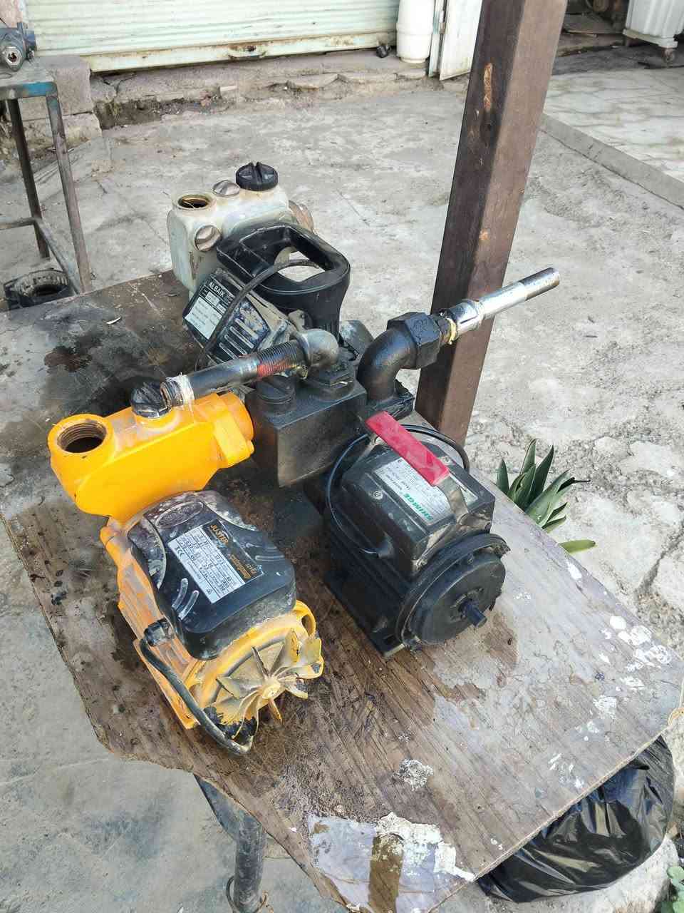 ماطورات ماء للبيع كاملة شرط السحب كدام الزبون السعر 35 الواحد العنون ديالى الخالص قرب فرن البركة الرقم***********
