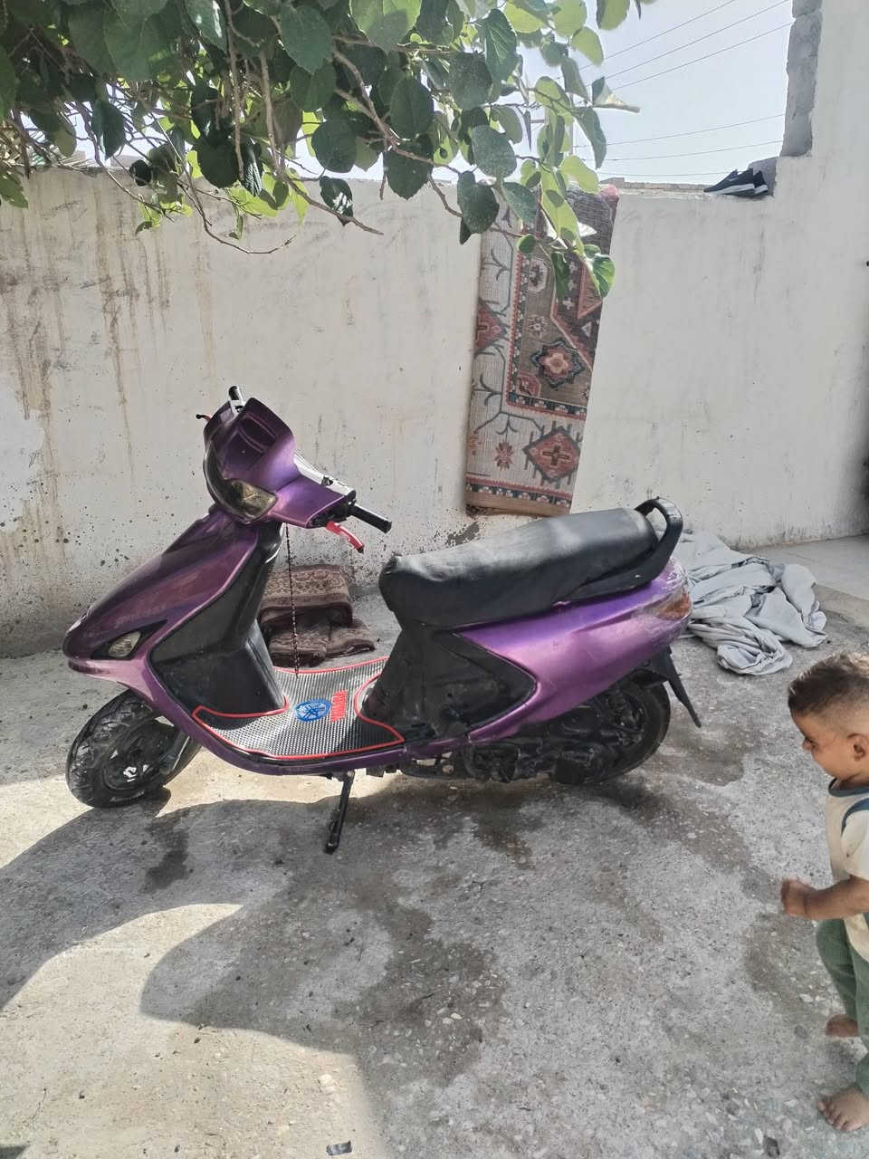 سلام عليكم دراجه للبيع نضيفه جاهزه السعر ٣٠٠ الشراي يتصل ***********
