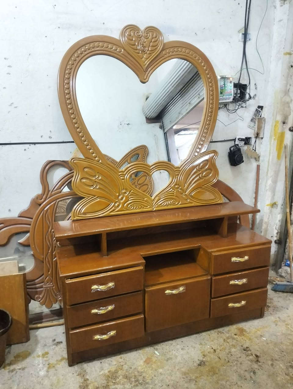 غرفه مستخدمه للبيع نضيفه صاج عراقي درجه أولى 
اه ستفسار خاص او وتساب 
***********
