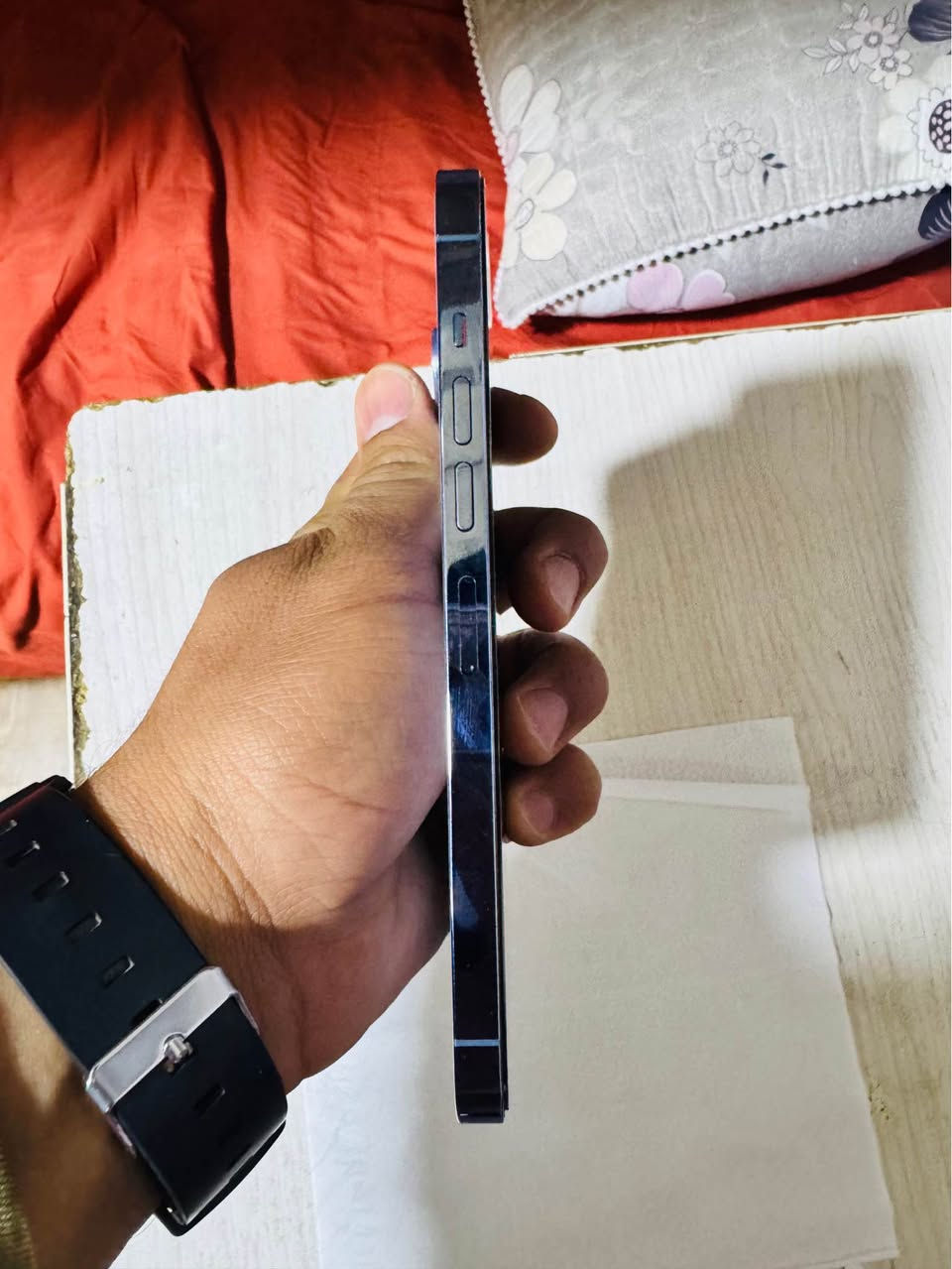 سلام عليكم جهاز ايفون ١٣ برو ماكس جهاز مستخدم قليل مكفول مامبدل بي شي علما ان اللزكه هاي والشاشه خدش مابيها بس البطاريه ٩٣ نموذج m  سعر ٨٥٠. وبي مجال دبل سيم كارت 
ذاكره  ٢٥٦ Singapore


**إذا كنت صاحب هذا الإعلان وتريد حذفه لأي سبب، رجاءا أرسل رسالة إلى الدعم الفني**