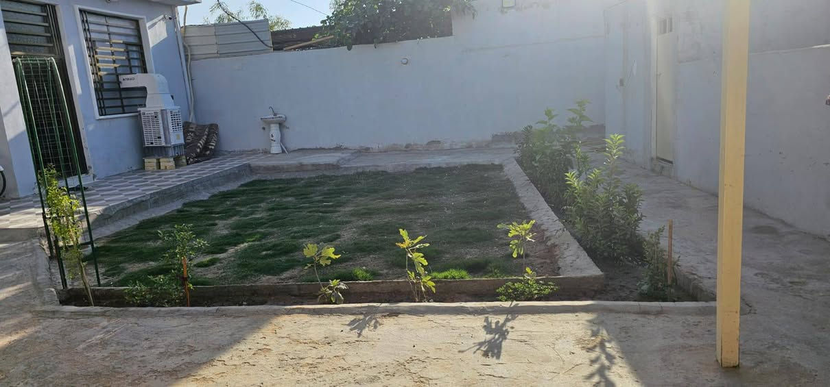 السلام عليكم يعلن مكتب بركات الصدرين للعقار والمقاولات العامه
بيت للبيع زراعي المساحه 500متر
يتكون اربع غرف نوم 5x6/وصاله5x9
ومطبخ4x6/وحمامات داخليه عدد2
وستقبال10x5وحمامات خارجيه عدد2
بناء طابوك نهروان المثقب صب كونكريت مركزي مختبر درجه اولئ الاساس والسقف سيراميك اسباني الارضيه بورسلين هندي شغله كله ماده كلو درجه اولئ بيبان وشبابيك ثقيل جنل كهرباء ثري فيز مولد ذهبي ماء للصطح بدون ماطور  بيت مرتب وحلو مال جناي السعر 95وبيه مجال
المكان النجف الاشرف شارع كربلاء نجف صوب يا علي مقابيل عامود 149قرب مجمع المعصومين عليهم السلام يبعد عن الشارع العام 500متر فقط 
عنوان مكتب بركات الصدرين للعقار والمقاولات العامه   طريق كربلاء نجف عمود 134 الاتصال على الرقم او مراسله الصفحه *********** ***********
