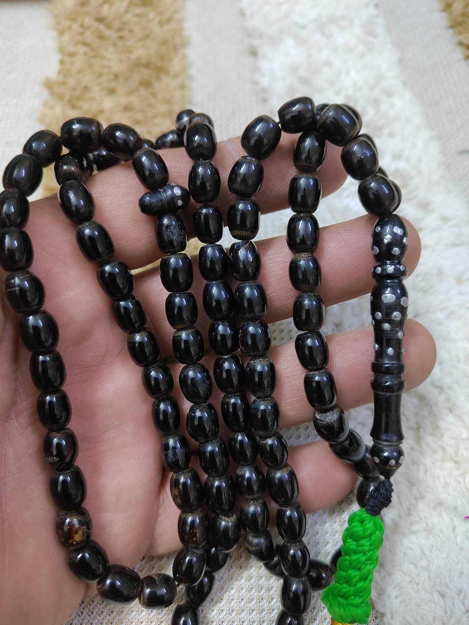 سبحه يسر طبيعي مكفول عدد حبات 101 تسبيح قياس الحبة 7×9 ملم قياس مثالي بشاهد جميل وكركوشة حياكة  للاستفسار اكتب تم او ارسل رساله واتساب ***********
