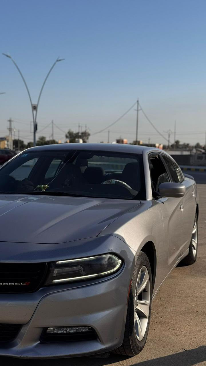 السلام عليكم
جارجر 2018 
سياره بدوووون حادث 
بيها اطلاق ناري وصابغين الصفحة كلير 
شرط بدون معجون وبدون تعديل وبدون دواخل
بجم كبس بدون ايرباك
لحد ياقرن السياره بلمهجومات
سياره ماشيه 98 
كير مكينه حداديه كلها كفاله
سياره بأسمي تحويل مباشر 
مكان سياره بغداد السيدية
السعر 190 
ممتواجد على الفيس

***********
