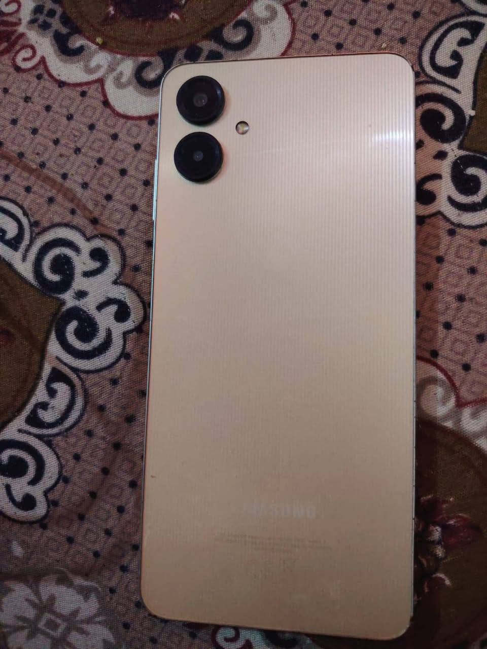 السلام عليكم كلكسي Galaxy A06 مكفول من تصليح ذاكره ٦٤ مكاني   بغداد.  سعر 90 .   ***********
