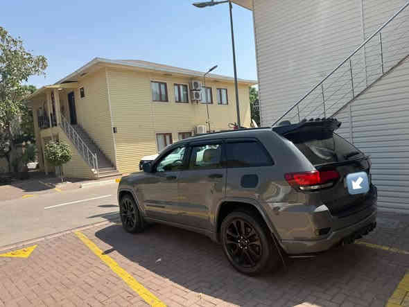 سلام عليكم 
جيب بلاك توب 2020 اسمنتي
ضرر جاملغ خلفي خفيف  
صور الحادث مرفق مع الصور
السعر ٢٦٠ ورقه 
ماشيه 55m
مواصفات 
١-بصمه تشغيل 
٢-بصمة ابواب
٣-رادار جانبي  
٤-منضومة زنون 
٥-كامره ٣٦٠
٦-مخمل +جلد
٧-كشن كهرباء
٨-تدفئة كشنات اماميه
٩-تدفئة ستيرن 
١٠-تبريد امامي خلفي 
١١-ويل كروم ٢٠
١٢-شاشه جبيره
١٣-شاشه اعطال 
١٤-توقف ذاتي 
١٥-حساس خلفي 
١٦-صندوق كهربائي 
١٨-لحيه اماميه 
١٩-دفيوزر خلفي 
٢٠-لحيه فوق البك الخلفي 
٢١-دفيوزر فوق الباب 
٢٢-برده بيبان خلفيه
٢٣-كاميرا داش كام 
مكان سيارة بغداد الشعب  
للاستفسار اكثر الاتصال 
‭٠٧٧٣ ٣٦٠ ٢١٠٠
