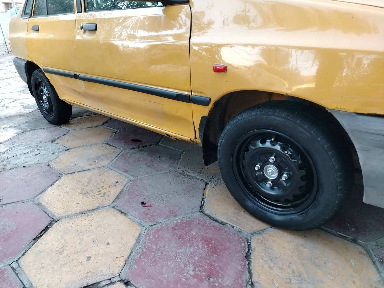 السلام عليكم للبيع سايبا 2013كير مكينة زينات بيها ضربة بل جاملغ الخلفي مصلح وجاملغ امامي مال سايق مبدل بس والباقي مكفولة بيها اخياس بل صندوك وتلكيطات سنوية بسمي تحويل اريد هيئة وغرامة علية تاخذ صافي هاي كلشي ذكرت بل منشور السعر 28 بيها مجال بغداد الثعالبة الثانية ***********
