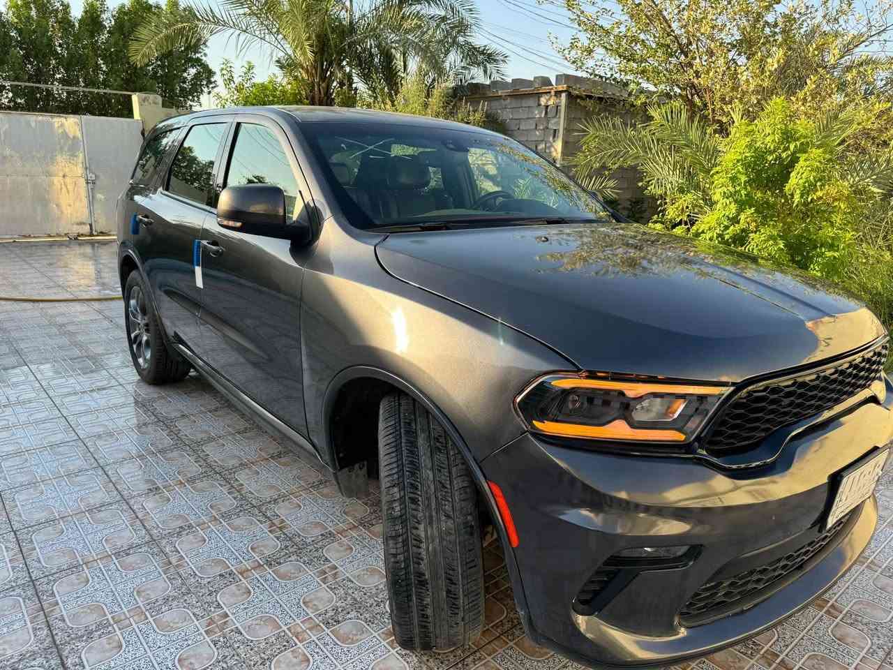 دوج دورانكو 2019 GT  وارد امريكي مال جناية
محرك 6 3600
فول مواصفات 
ضرر بنيد وباب سايق 
ورش جاملغات امامية اثر جراد 
باقي السياره مكفوله من كلشي 
شاشات خلفية فول اندورويد 
رقم صاحب سيارة *********** 
 
رقم انكليزي 27 
مداور ثاني يوم
