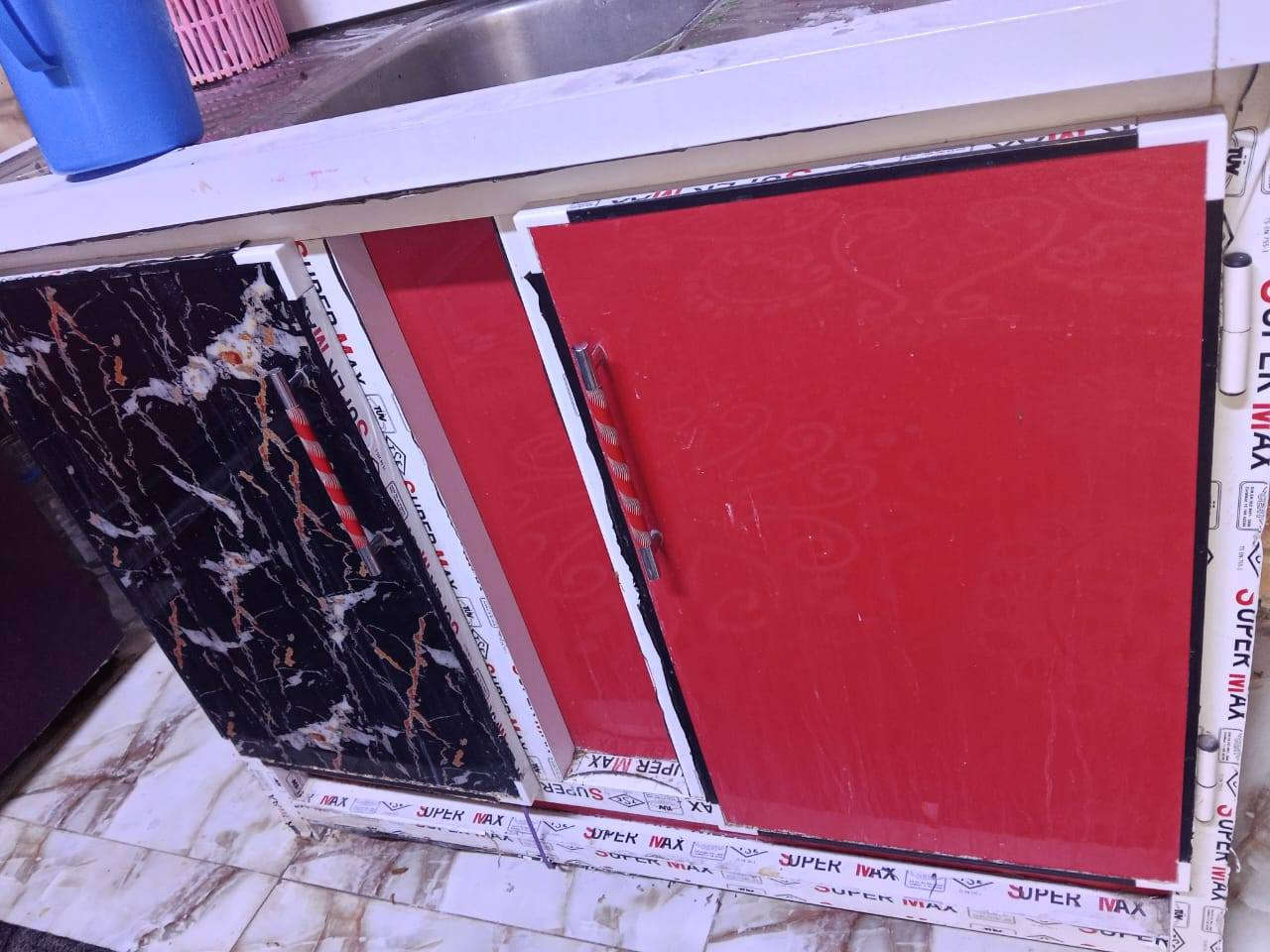 مكلفة بالنشر كاونتر ٣ متر مع سنك متر ونص استعمال كم شهر اخو الجديد السعر ٤٠٠ الشراي يتصل على الرقم ***********
