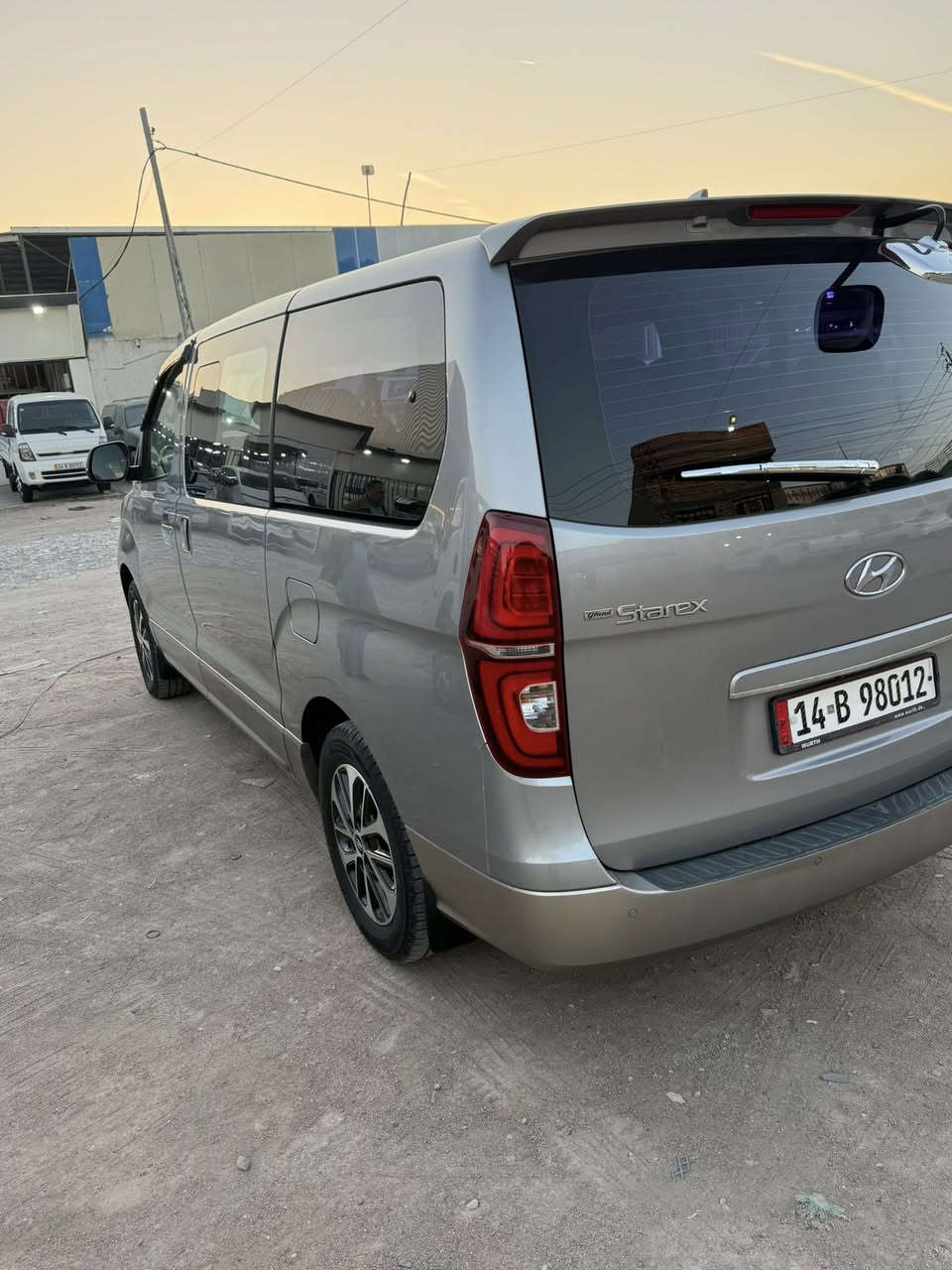 سياره ستاركس VIP بنورما فتحتين جامات شفط فورويل محرك دبلو مكينه وكير كفاله شرط السياره بعدها زيرو السياره مكفوله ما عدا رشت صبغ خفيفه بالجاملغ بدون ضربه حدايه بلاد جديده +تخم تاير جديدالسياره جاهزه للاخير مال جناي ما اتعبك مديل 19 معلايه 23 السياره بسمي تحويل ثاني يوم الشراي يتفضل خاص 

ملاحض السياره بيها تسجيل كامرات بالجامات
سعر السياره337$ وبيها مجال تواصل هذه الرقم 👇👇
***********
