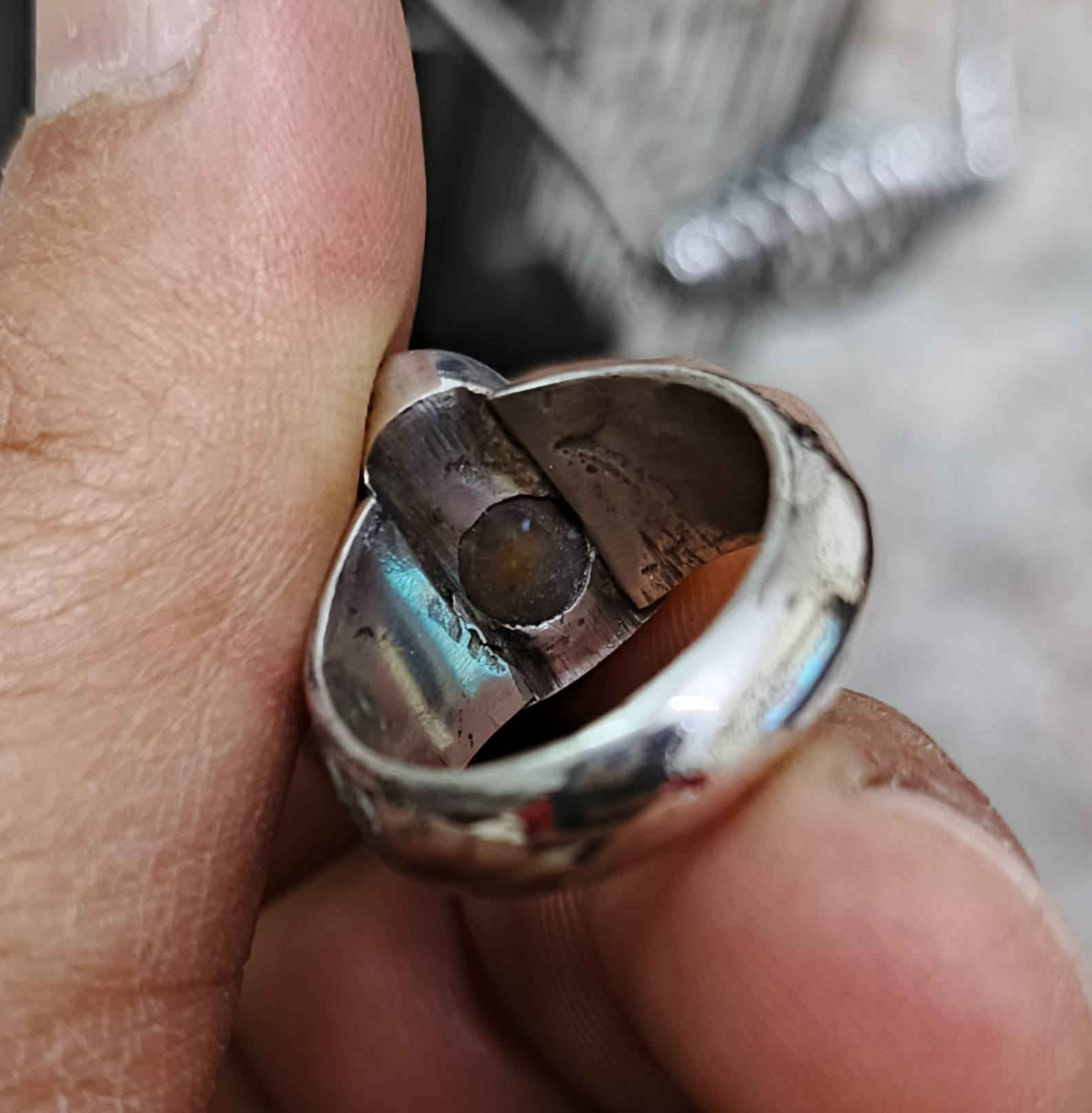 لوي شفاف صياغة يدوية ٦٠ . الف 
بغداد حي النصر 
***********
