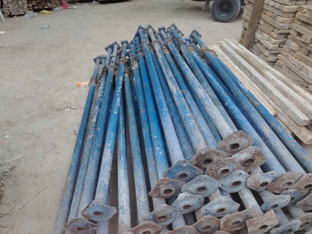 سلام عليكم جكات للبيع العدد ٥٠جك كلهن شكل واحد حرف كيو سن خشن يفتح ٤ متر مثل ما موضح بصوره
سعر زوج 27الف قفل بدون عمله مكاني بابل ***********
