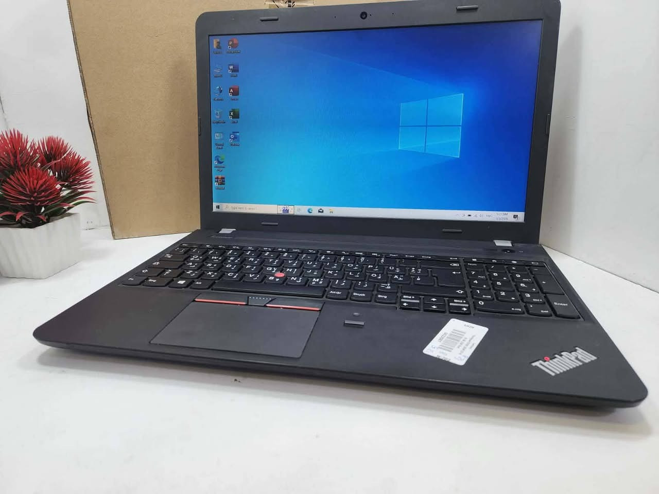 عررررض خاص على لابتوب   Lenovo Think Pad 

مواصفاته قوية وممتازة جدا لطلاب التوجيهي والجامعات والمدارس 
  
مكفوووول 

Core i3 5th 
Ram 8 GB  
SSD 128 GB
15.6 inch  

السعر 175  شامل خدمة التوصيل مجانا  + حقيبة وماوس هدية 

للاستفسار والتواصل


**إذا كنت صاحب هذا الإعلان وتريد حذفه لأي سبب، رجاءا أرسل رسالة إلى الدعم الفني**