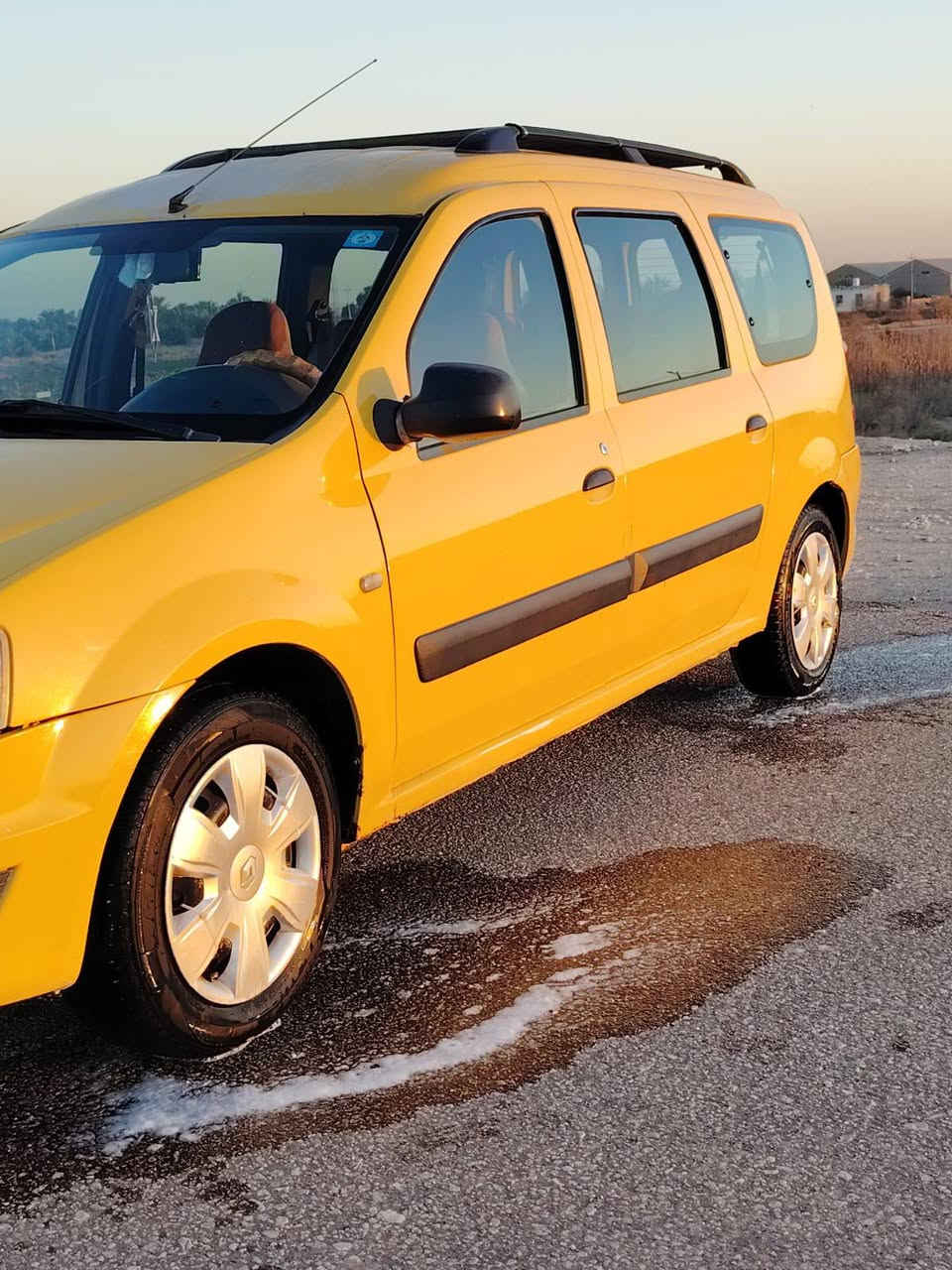 السلام عليكم
سياره رينو تكسي موديل 2012 رقم انگليزي السنويه ال30 مكفوله كفاله عامه مكينه كير حداديه تخم تاير مشط ستوني من شديته سياره جاهزة خير من الله مصفره هيئه و غرامات خط غماس نجف #باسمي السياره #السعر 69 وبيه مجال 

مكان السياره غماس 

للاستفسار ***********
