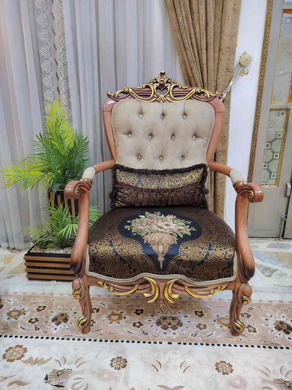 تخم زان تركي ملكي كلش نضيق 8 مقاعد مع طبله وسطيه العنوان مدينه الصدر للاستفسار خاص         او الاتصال على الرقم ***********
