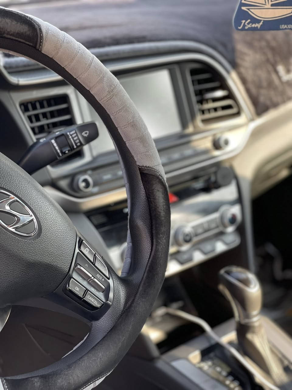 هونداي الانتره موديل ٢٠٢٠
ماشية ٤٩ الف حقيقي
محرك ٢٠٠٠ دوش بدون ايرباك 
تحكم ستيرن
كروز سرعه مثبت سرعه
رادار امامي جانبي 
توقف ذاتي 
تحديد مسار قياده 
نظام وضعيات قياده 
شاشه كبيره
وباقي المواصفات 
رقم اربيل ب اسمي 
تحتوي ع منظومة غاز
السياره كفاله من الغد والشاصي والدواخل 
كير مكينه كفاله 
صور الحادث مرفقه ب منشور ب إضافه بين البابين كلير ب امريكا 
السعر ١٢٢
مكاني بغداد علوة الرشيد 
***********
***********
