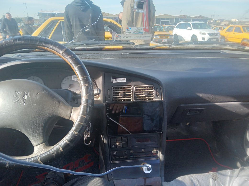 بيجو بارص موديل ٢٠١٥ سياره خير من الله مكينه قبل شهرين شديتها وصلها موجود كير مكفول  سنويه ل ٢٠٢٧ بيها قطعتين ول باقي مكفول *********** مكاني بغداد حي اور السعر ٤٥ وبيها مجال حك الجيه
