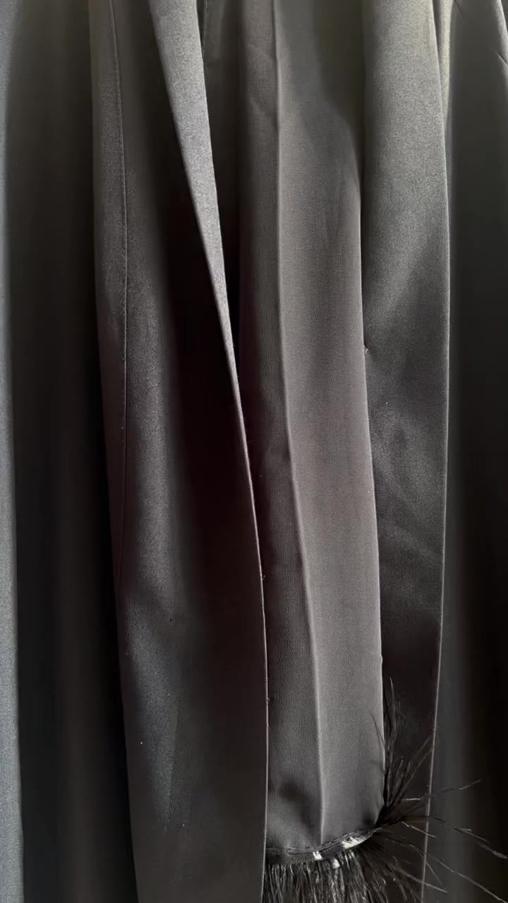 عيني عندي هاي العبايه للبيع هيه وشالها ب35 طول 158 وزن لل60


**إذا كنت صاحب هذا الإعلان وتريد حذفه لأي سبب، رجاءا أرسل رسالة إلى الدعم الفني**