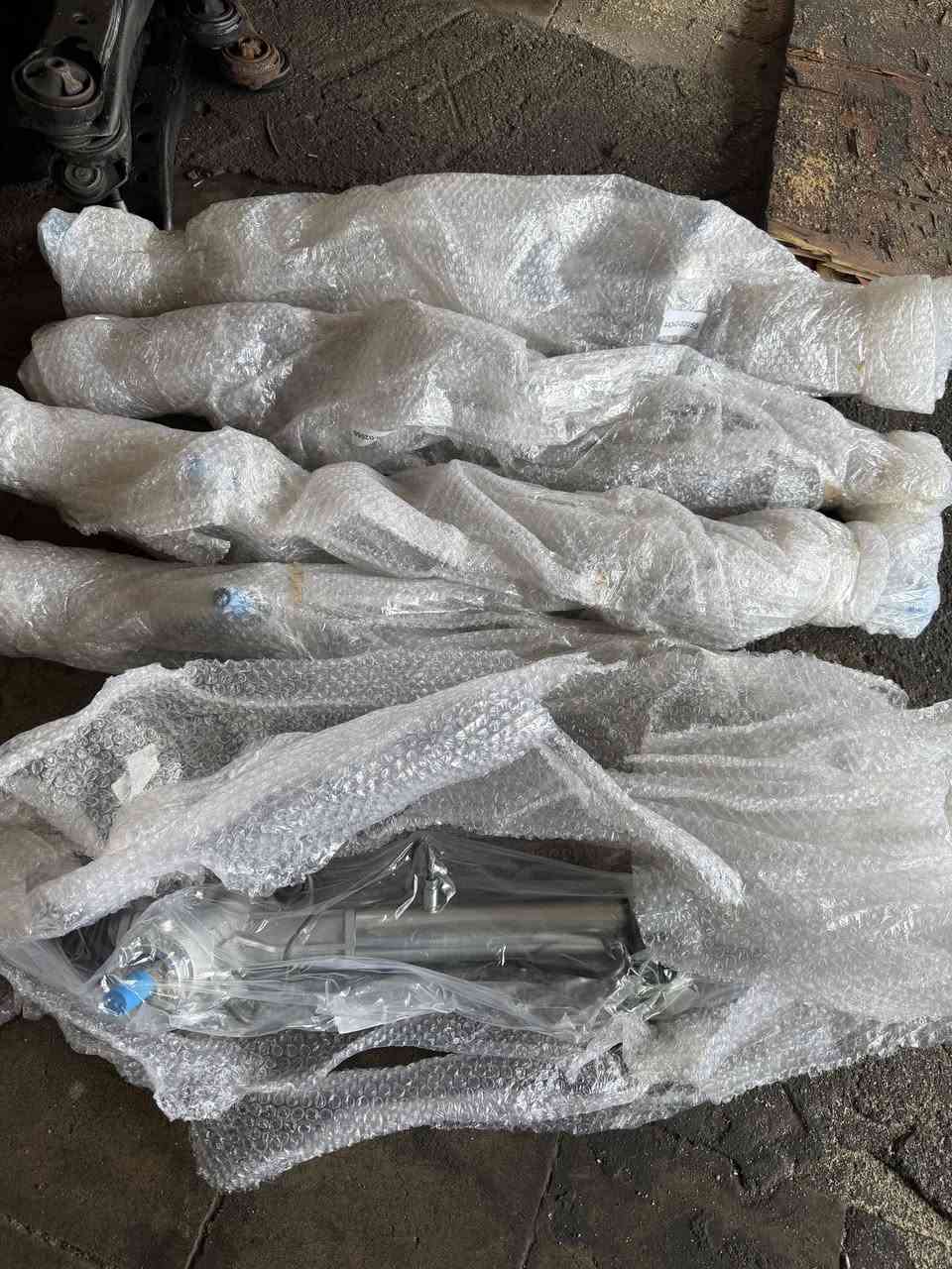 السلام وعليكم
بضاعه جديده جميع قطع غيار ابسم ونها والفرد 
محلات حجي توفيق 
بصره صناعيه حمدان 
***********كلشي متوفر قطع اصليه 100/100وستيرادنه
