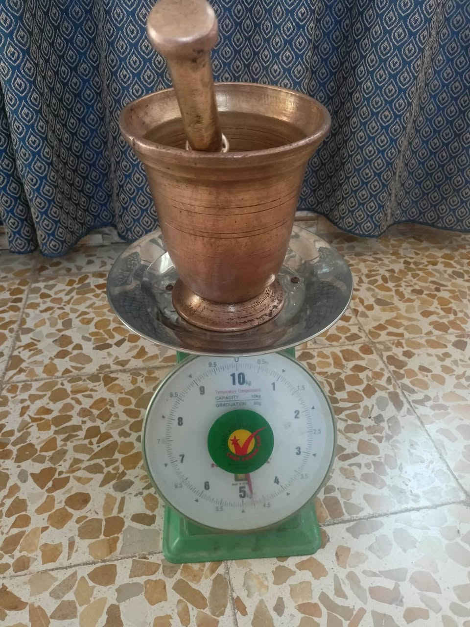 هاون للبيع  نضيفه  نحاس


**إذا كنت صاحب هذا الإعلان وتريد حذفه لأي سبب، رجاءا أرسل رسالة إلى الدعم الفني**