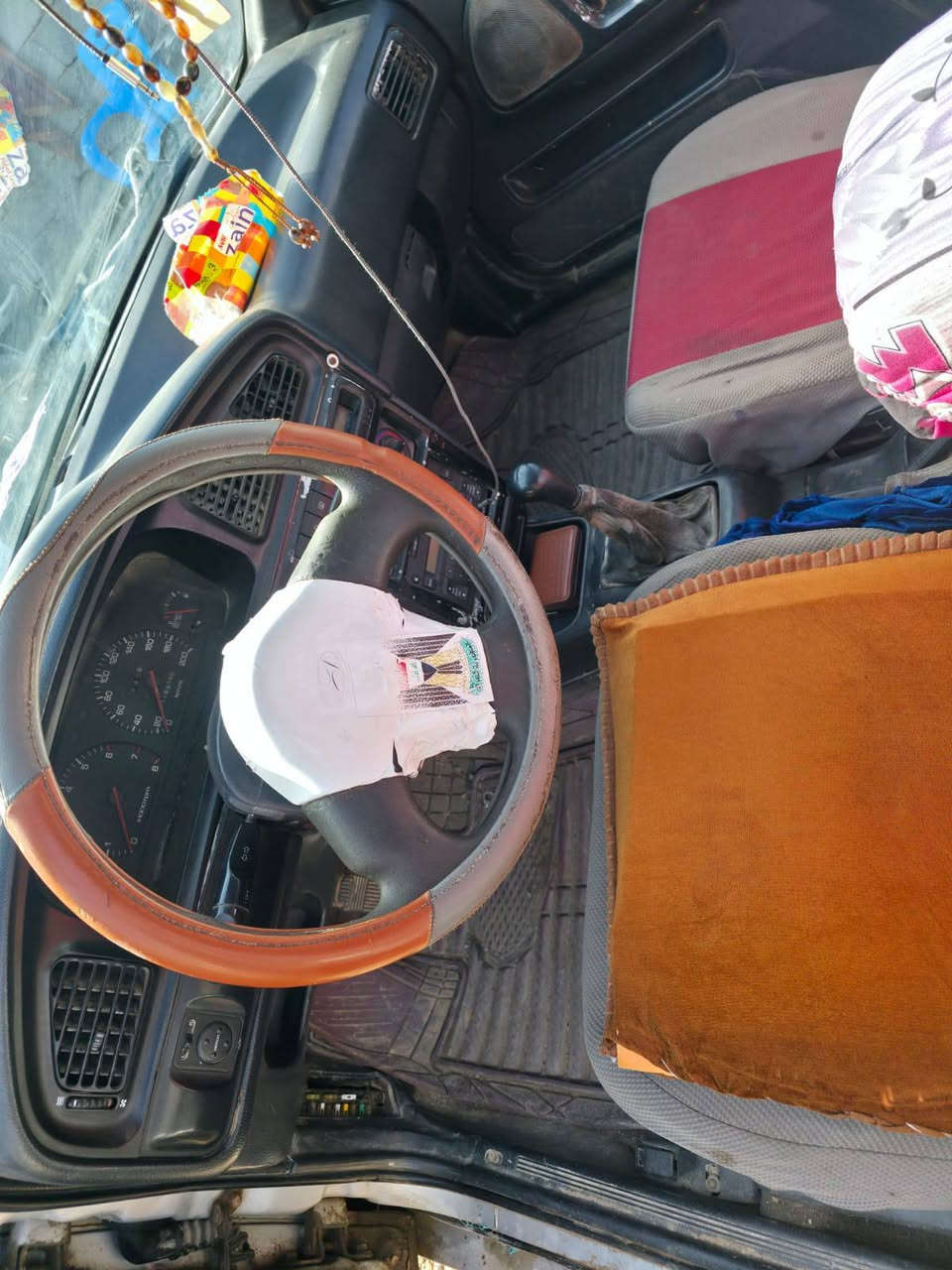 سلام عليكم شباب النترا  للبيع موديل 1994 رقم بغداد انكليزي سنويه مجددا كير محرك قبل سبوع شديته مال حاويه مكفوله تخم تاير صدر جديد كهربائيات كله شغاله مكفوله تبريد فقط تشد البواري وتشحن غاز  مكفوله صبغ جماليه ويل كب بلادي فقط الدعاميات الخلفيه والماميه بيهن كسر اشويه واضحه بل صوره السعر 35 وبيها مجال حك الجيه  مكان سياره بغداد ابي غريب  الاستفسار عن رقم [***********] متواجد خاص
