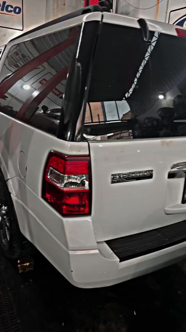 � فورد اكسبدشن 2013 رجعت للحياة من جديد!
وصلتنه السيارة بحالة تعبانه جداً 💔
المشكلة كانت بالمحرك بشكل كامل…

👨‍🔧 الحل كان جذري:
✅ تبديل محرك 5.4L جديد (زيرو صندوق)
✅ شغل احترافي + تركيب دقيق
✅ رجعنا السيارة لوضع الوكالة 100%
✅ أداء قوي وعزم طبيعي بدون أي مشاكل

💯 ضمان على العمل لراحة بالك

📍 العنوان: بغداد – ساحة الطيران، الفرع الثاني يمين

📞 للحجز والاستفسار:
***********
***********

🏪 محلات وورشة الحسني
