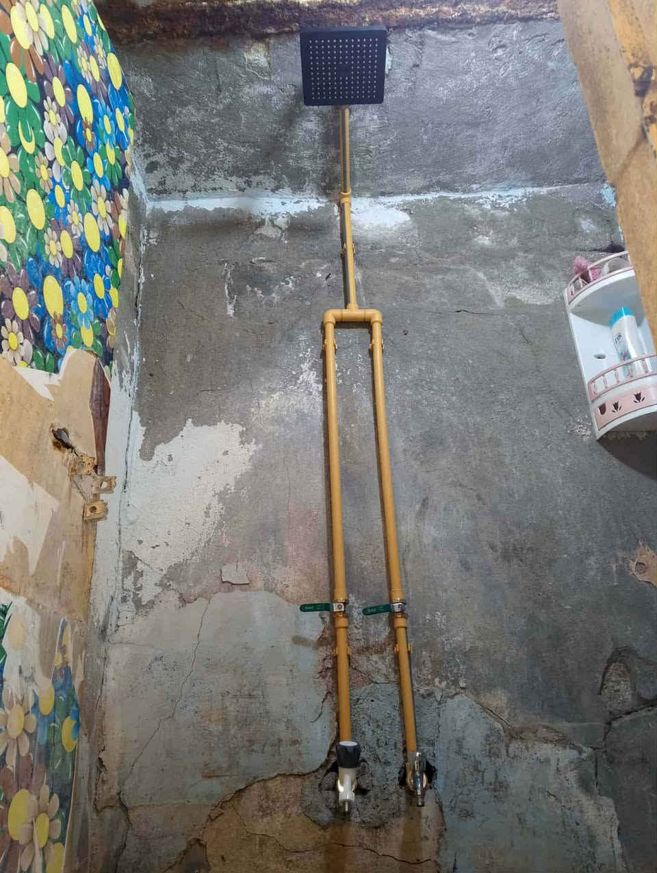 السلام عليكم عمل حيب الطلب الزبون عمل سباكه كامله من تجديد بواري وتجديد وتشطيب بيت كامل للتواصل الاتصال ااو واتساب ***********
