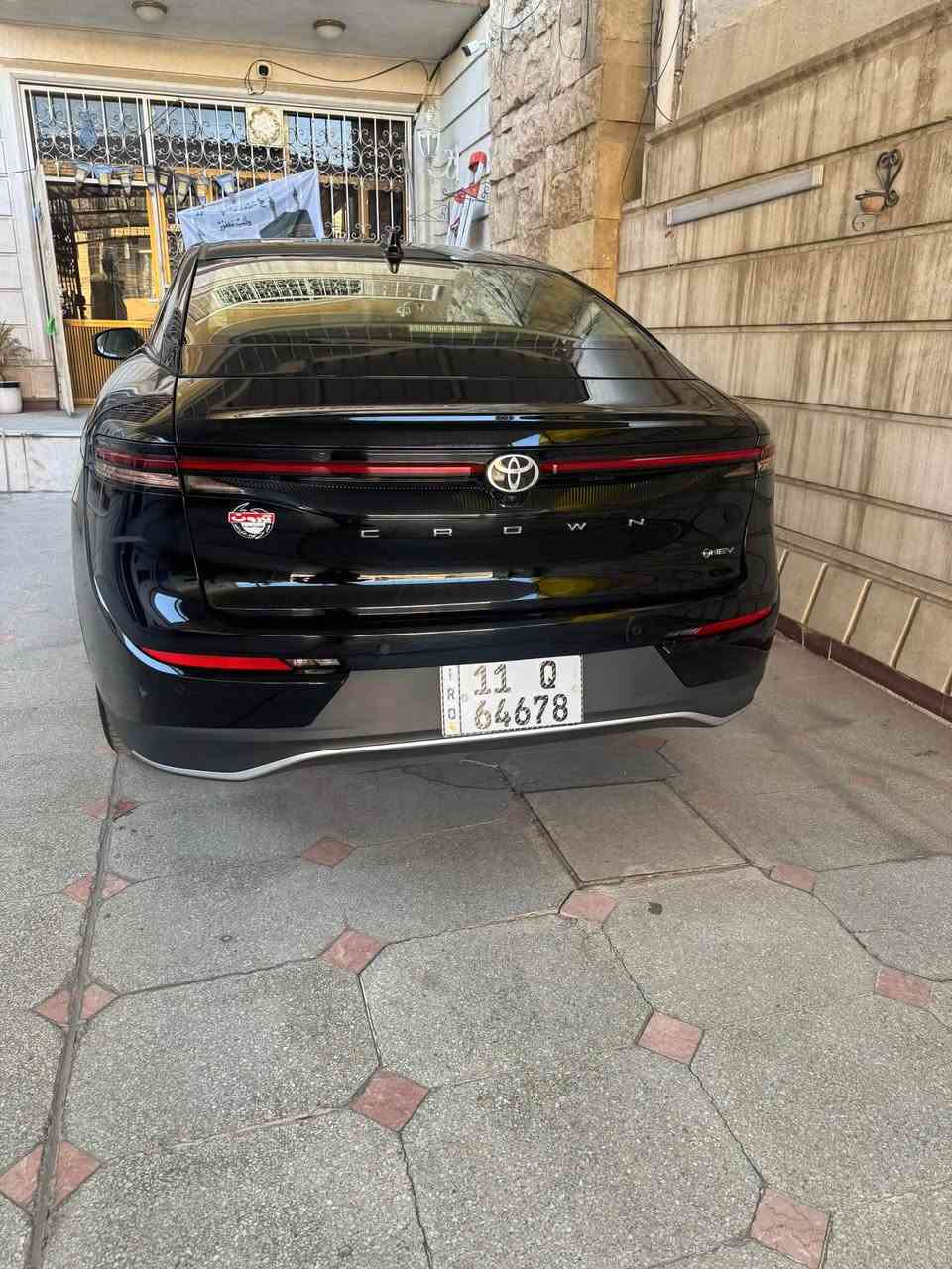 تويوتا كراون هايبرد
بلاتينيوم فل ٢٠٢٤ وارد سعودي عبد اللطيف جميل
خمس كامرات
حساسات ٣٦٠
رادار امامي جانبي
تحكم كراسي امامي خلفي
نقطة عمياء 
شاشة ابل كار بلي
بردة خلفية 
مقاعد تدفئة  تبريد
ممشى السيارة ١٥٠٠٠
السعر ٣٥٥٠٠$ وبيها مجال بسيط
رقم الهاتف موجود واتساب :- ***********
