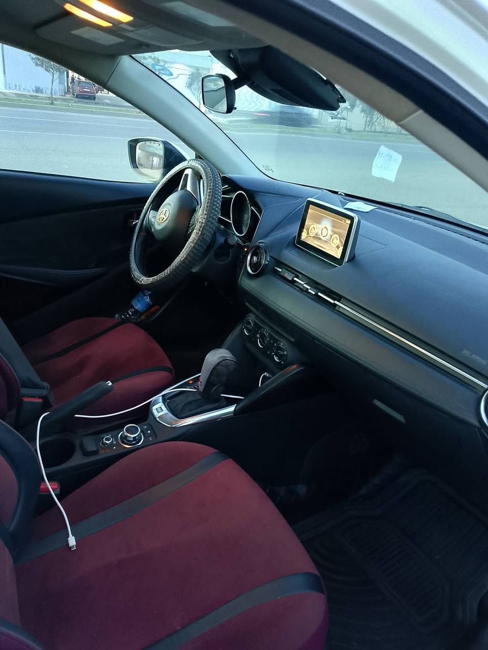 تويوتا يارس٢٠١٧  بصمه ،شاشه ايباد بلادي ،بدون صبغ ، ويل كروم ،سنوية ٢٠٣٠ مع دفتر بنزين 110$
***********
***********
