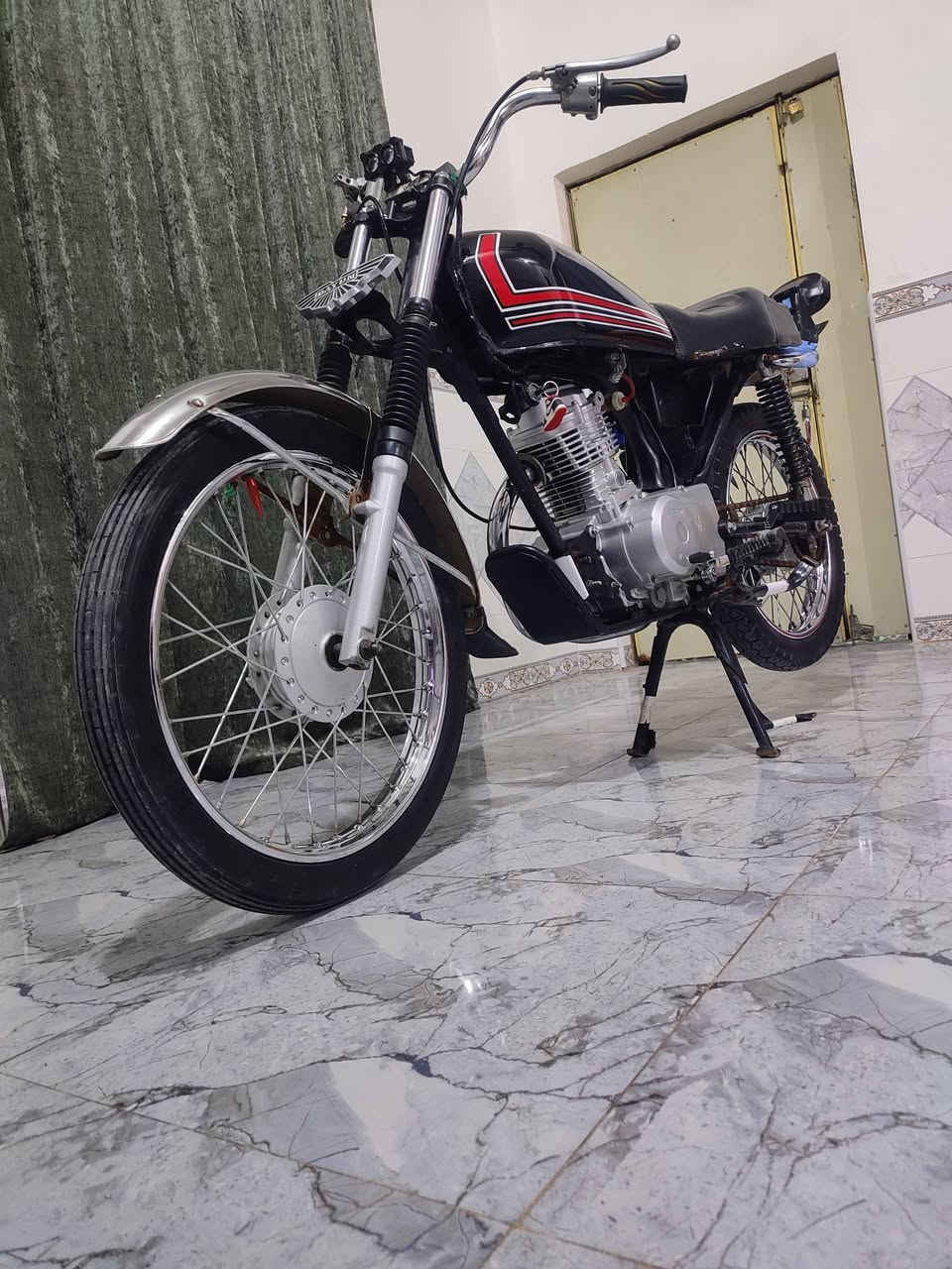 سلام عليكم دراجه البيع كلك مكفوله من سرقه تعمير 26
ما مفتوحه دراجه خير من الله شراي نتصل ***********  مكاني ناصريه مركز
