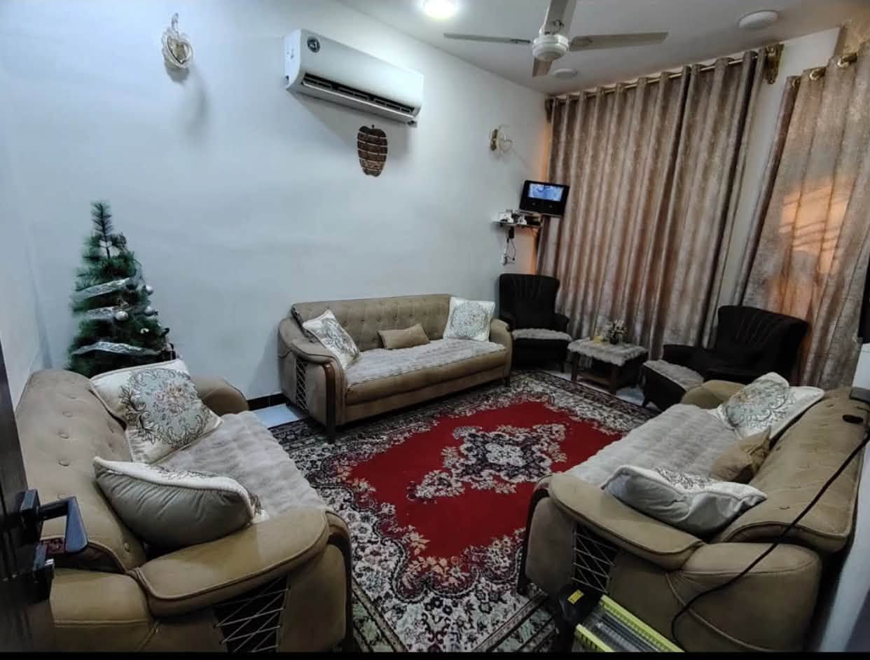 دار للبيع — فرصة ممتازة بالسكن والاستثمار

✨ او مراوس

📍 الكاظمية الثانية / الطي
📍 نزال سليم

💰 السعر : 110 

📐 المساحة: 65 متر 15 متر وقف
📐 الواجهة: 5 متر
📐 النزال: 13 متر

✨ تفاصيل الدار:
▪️ مدخلين 
▪️ طرمة صالة مطبخ
▪️ غرفة صحيات منور 
▪️ الطابق الثاني يحتوي غرفتين نوم
▪️ صحيات سطحين + بيتونة 
▪️ دار نظيفة وموقع مرتب وقريب للخدمات

💰 السعر : 110 

📞 للاستفسار والمراسلة:
***********

🔹 عقارات الكاظمية والطي 🔹

نوفرلكم:
🏠 بيوت للبيع
🏘️ بيوت للإيجار
📍 قطع أراضي
🏢 محلات وشقق

✅ أسعار مناسبة
✅ مواقع ممتازة
✅ مصداقية وسرعة بالتعامل

📞 للاستفسار والمراسلة:
***********

📌 نخدم:
الكاظمية • الطي • بغداد والمناطق القريبة

🔔 تابعوا الصفحة يوميًا حتى توصلكم أحدث العروض
وأي شخص عنده دار أو أرض يريد يبيع أو يأجر يراسل خاص

#عقارات
#عقارات_الكاظمية
#عقارات_بغداد
#بيع_شراء
#إيجار
#بغداد
#الكاظمي
