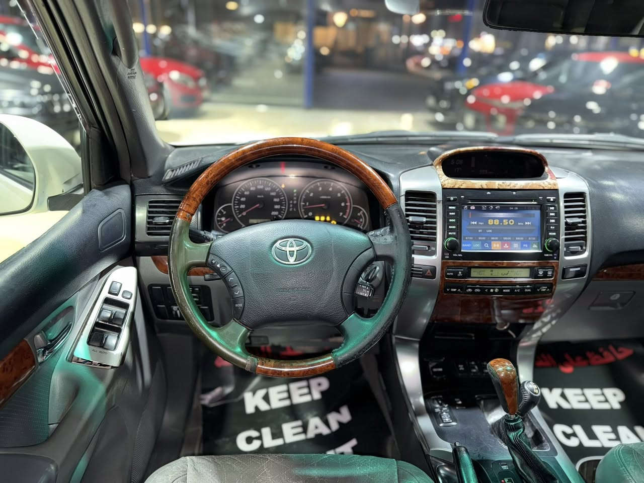 من رخصة الادمن المحترم 🌹
#تويوتا  برادو فئة VX فول مواصفات محرك 4000 ستة سلندر موديل 2009 لون ابيض

#الضرر : يوجد صبغات في السيارة اثر شخوط

#الرقم : بغداد ( الرقم الدولي الحديث )

#المواصفات :

▪️السيارة : تويوتا برادو لون ابيض

▪️الموديل : 2009

▪️المحرك : 4000 (ستة سلندر)

▪️حجم الويل : ويل كب حجم 19 مع طقم تايرات بحالة ممتازة

▪️لايتات اصفر عالي وناصي مع كشافات دعامية

▪️نظام التعليق الهوائي

▪️دفع رباعي 4*4

▪️تدفئة مقاعد

▪️فتحة سقف (سلايد روف) 

▪️ثلاجة

▪️السيارة سبعة راكب

▪️كشنات السيارة جلد رصاصي 

▪️شاشة الدشبول كبيرة للتحكم بايعازات السياراة

▪️تحكم ستيرن جهتين بلوتوث وحاكية وكروس سرعة وتحكم صوت 

▪️نظام ABS مانع انزلاق

▪️السيارة جديدة و بوضع الشركة.

السعر المطلوب : 148 ورقة مع المجال

 

الاتصال على : ***********

مكان السيارة: النجف - المدينة المائية -مقابل حي الجامعة. معرض سما دبي
