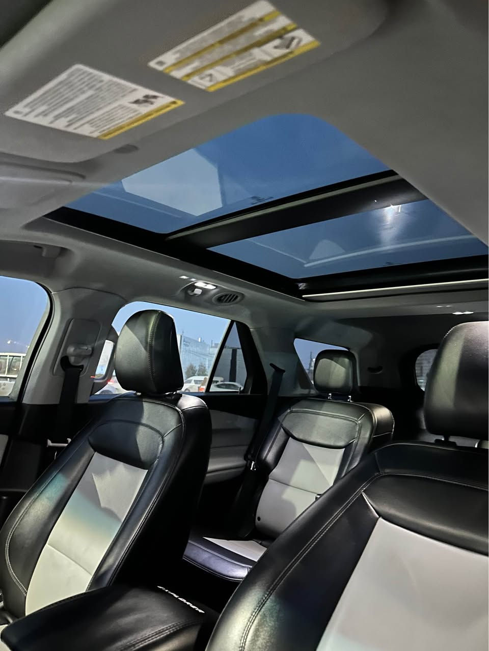 فورد اكسبلور 2022 فول مواصفات
للبيع فول فول مواصفات بانوراما رادارات نقطه عمياء كشنات وستيرن تدفئه صندوق كهربائي وباقي مواصفاتها معروفه رقم شاصي موجود بلصور حادثها جدا خفيف قطعه وحده صبغ بدون دواخل بشرط سعرها 225 ورقه وبيها مجال *********** مكاني اربيل أربيل, العراق
