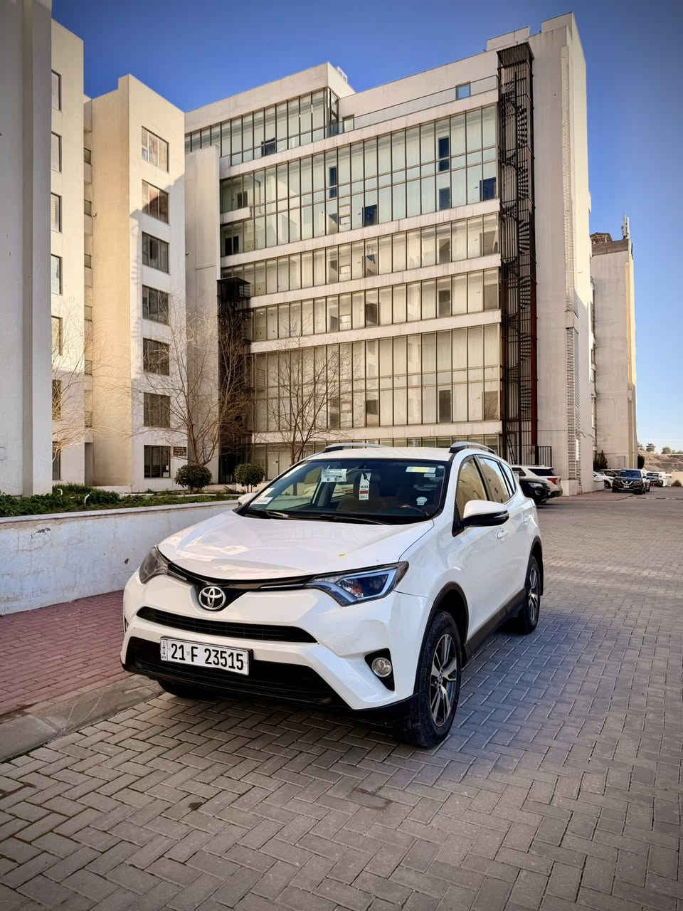 تويوتا راڤ4 خليجي -ساز
موديل ٢٠١٨ -ابيض

ماشيه ١٢٤٠٠٠ الف كيلو

محرك او گير بشرط

مواصفات 4*4 

سياره ما بها نقص 

بها نص چاملغ صبوغ فقط

مكان سياره :سليمانيه :شارع ٦٠

رقم صاحب سياره :***********
