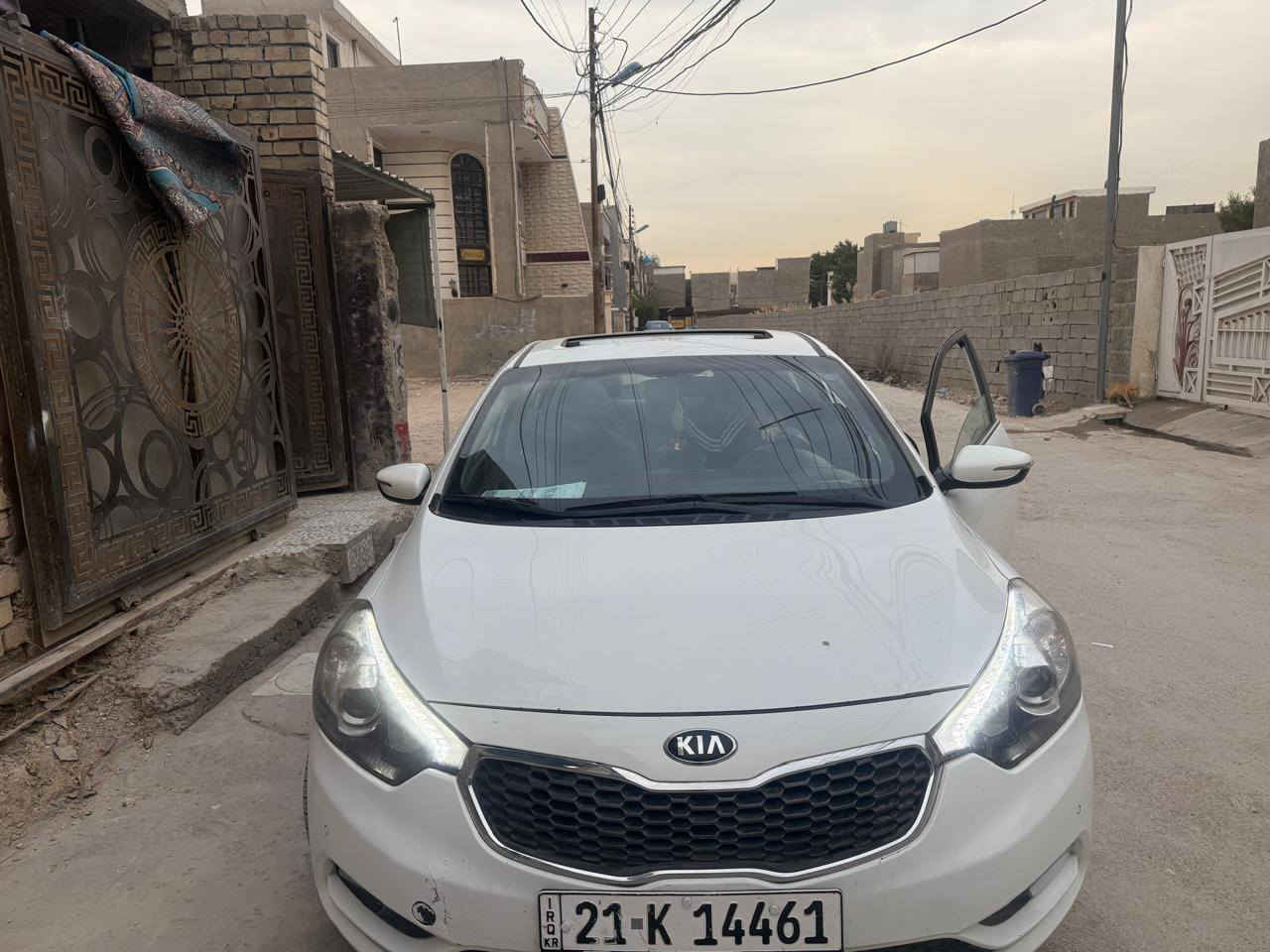 سلام عليكم كيا سيراتو 2014 خليجي رقم سليمانيه ب اسمي شرط التحويل المواصفات فتحه  حساسات تحكم استيرن مري شفط وبعد بيهه مواصفات مكانهه كراده سعر115بيه مجال رقم ***********
