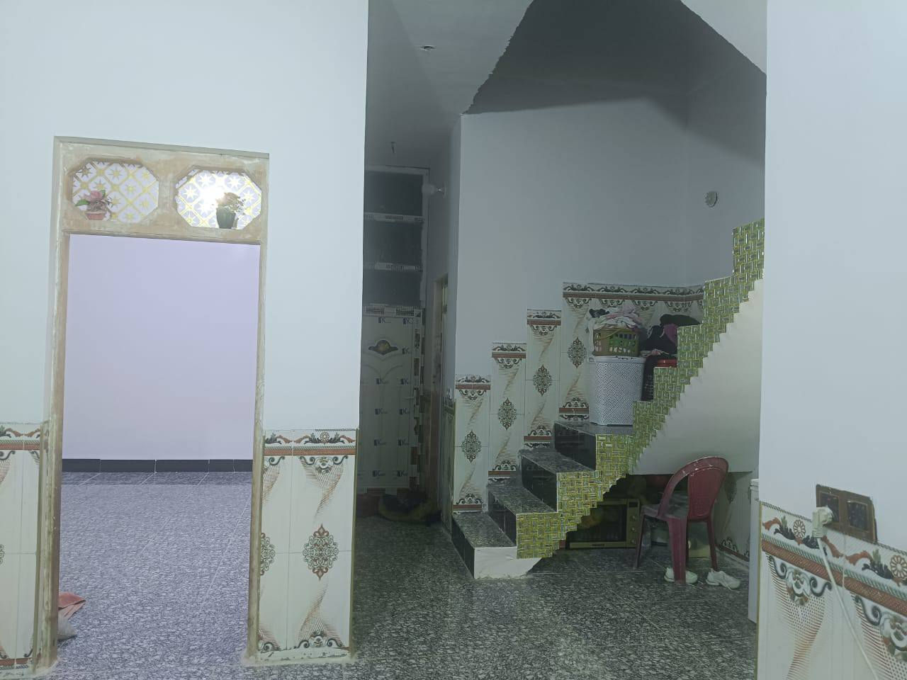 مشتمل للبيع قضاء العامريه
في منطقه 8000 خلف وقف السني

مساحه 150م بناء بلوك خدمات كامله

رقم القطعه 8818 وسعر تواصل على هاذ رقم ***********
